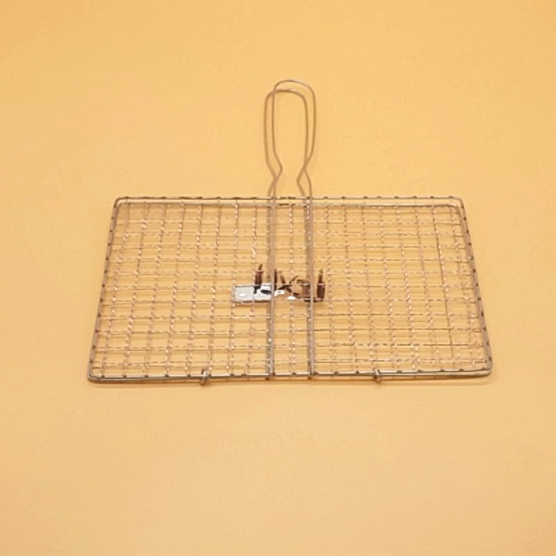 Sunshine Department Store 20*35cm barbecue net clip, large BBQ flat clip, camping equipment, barbecue supplies Application Scenario