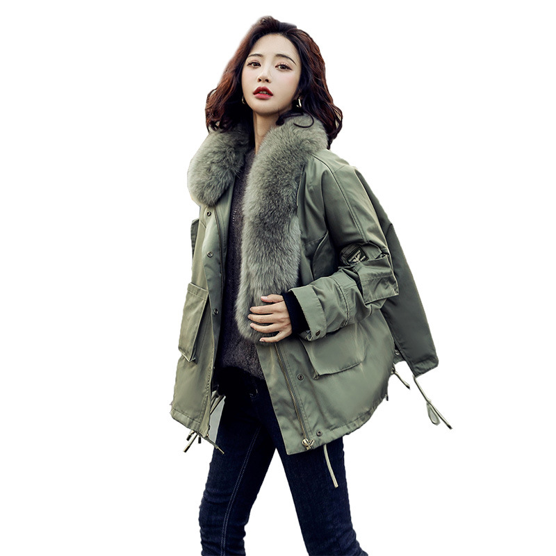 A loose 2020 new winter coat for women in Korean style, with fleece and thickening, a short and eye-catching cotton-padded jacket Item Picture