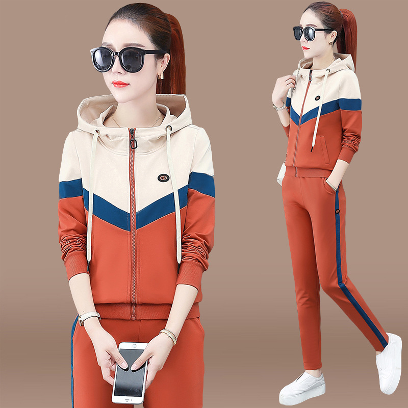 The 2020 new style of the Women's Spring and Autumn sports suit is fashionable and stylish. It features a long-sleeved sweatshirt, loose running wear and a casual two-piece set that is trendy details Picture