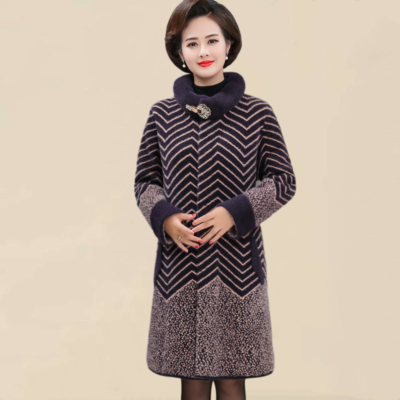 For middle-aged and elderly women, this is a mink fur coat for mothers in autumn and winter. For those aged 40 to 50, this mid-length coat is stylish and loose Specification image