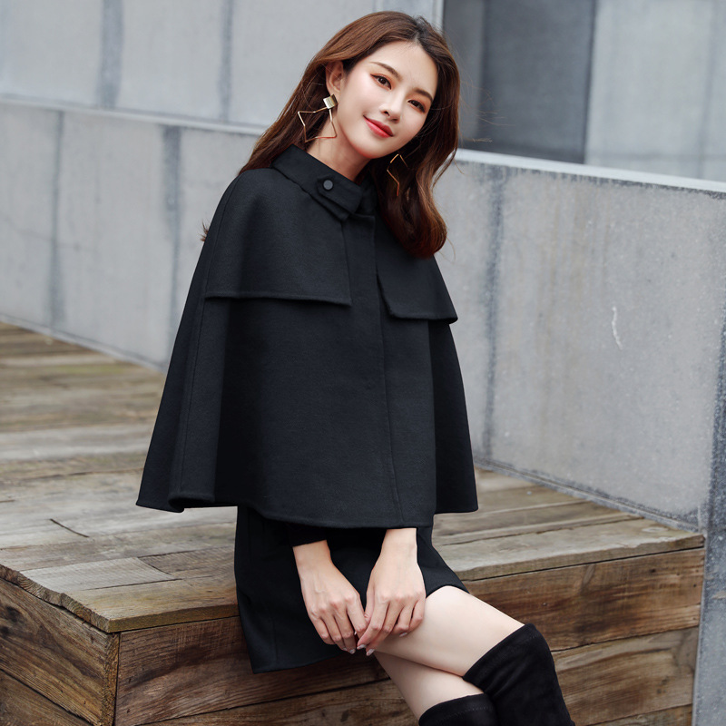 A two-piece chanel-style suit dress, a shawl cape, and a woolen coat are stylish for women in autumn and winter. Short people look tall and fashionable Application Scenario