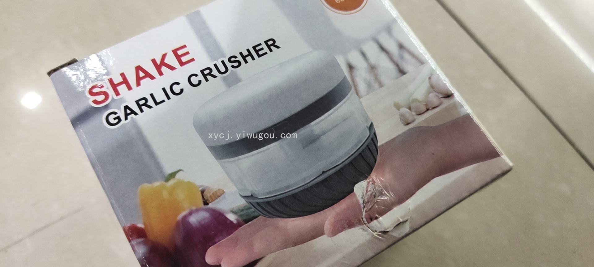 Manual roller garlic cutter