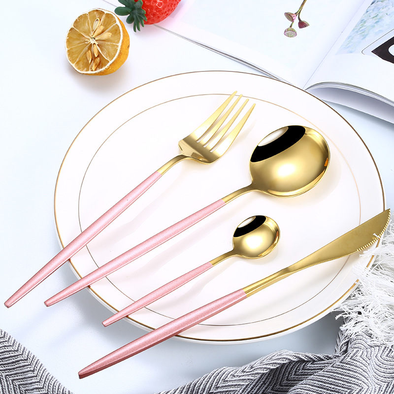 Cross-border stainless steel tableware knife, fork and spoon set, creative Western-style hotel dessert spoon, steak knife and fork four-piece set gift Application Scenario