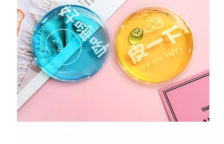 Winter portable self-heating hand warmer gel, easy to warm up, no charging hand warmer, hand warmer handbag, repeated trial use Application Scenario