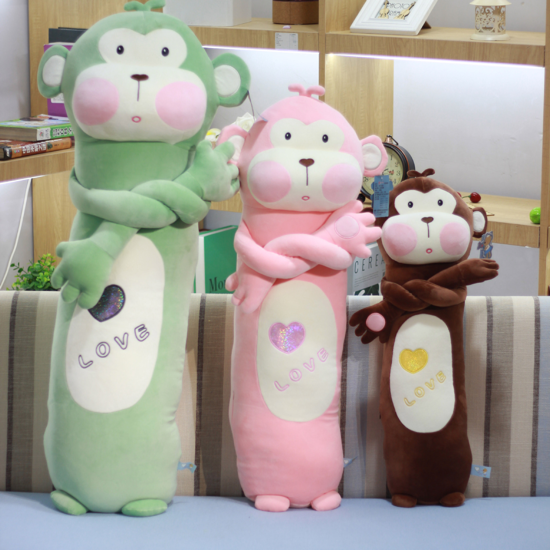 Cute, long-bodied monkey plush toy figurines are in stock. New styles are selling well and can be given as Children's Day birthday gifts full figure