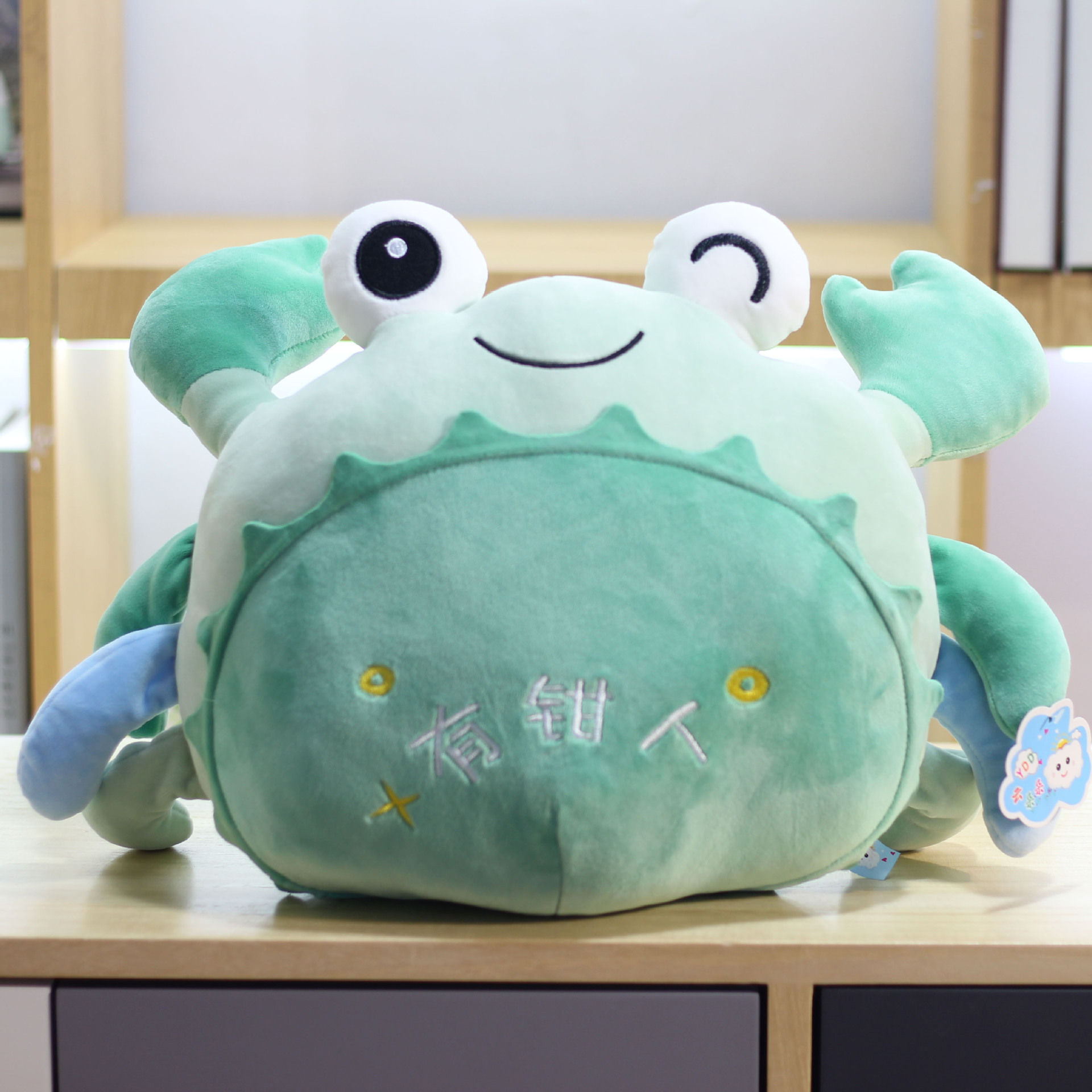 The new down cotton elastic crab plush toy doll manufacturer is selling well. It's a cute rich man crab throw pillow full figure