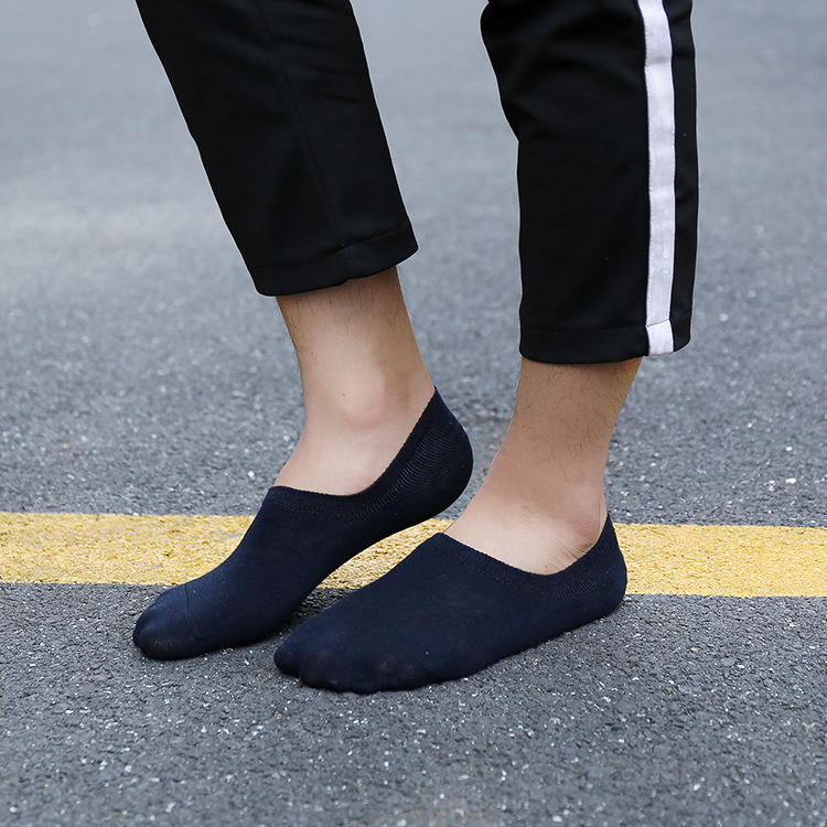 Sock stall one-piece consignment, versatile plain invisible socks for men, spring and summer silicone anti-slip cotton boat socks, 5 pairs of waist-wrapped, factory wholesale one-piece consignment Application Scenario