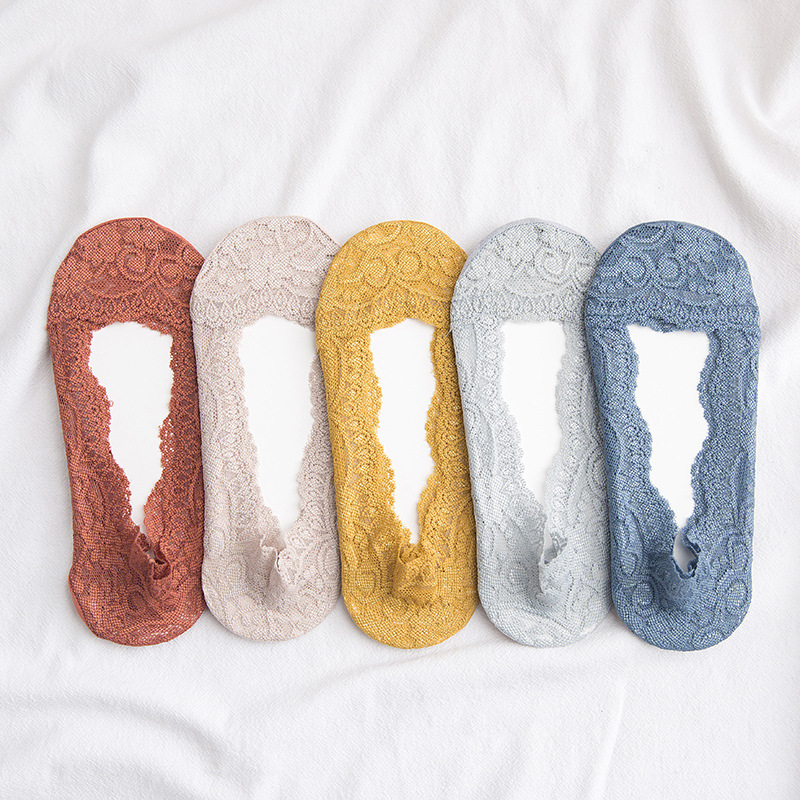New bright color lace lace socks female Japanese pure color summer mesh shallow mouth silicone non-slip invisible socks full figure