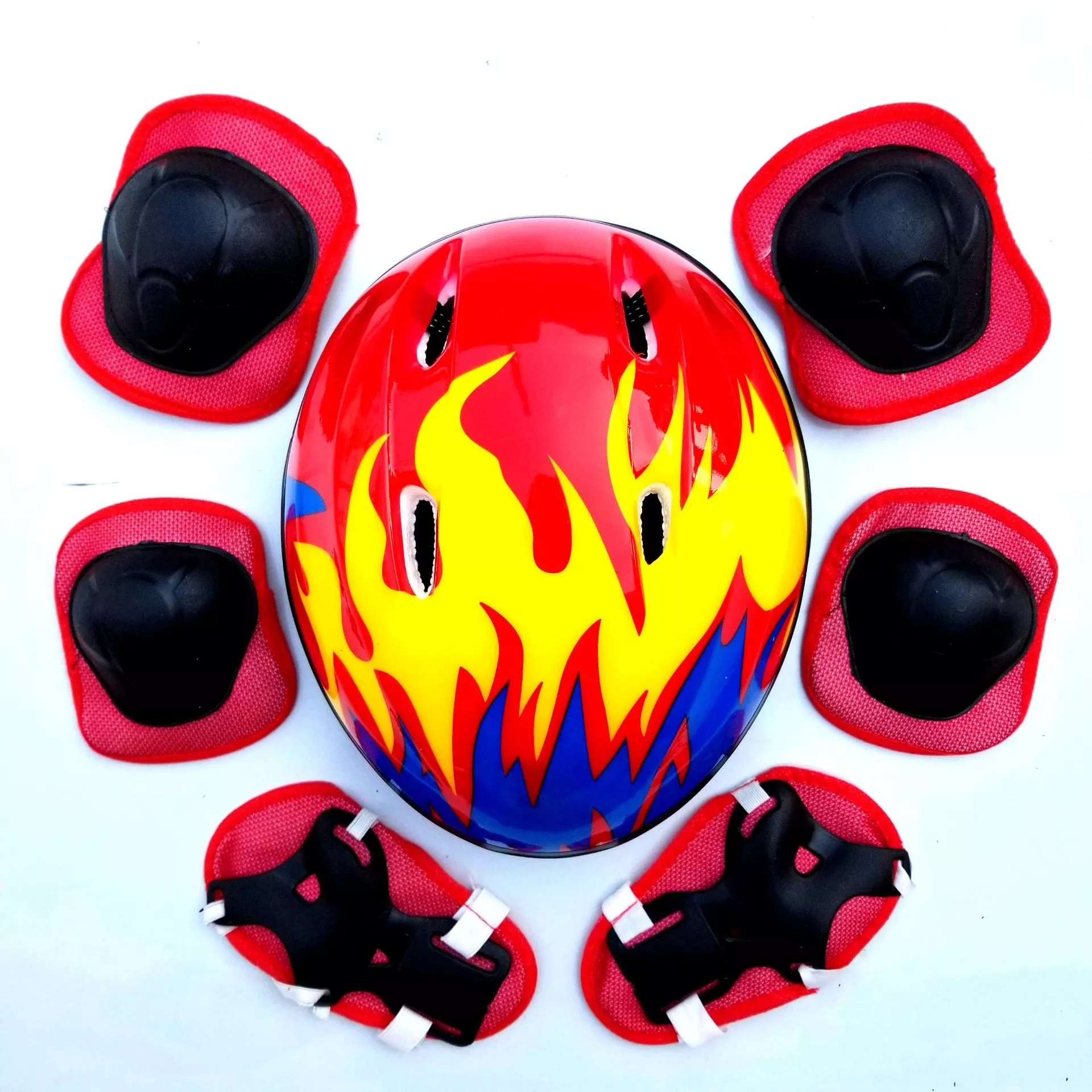 Wholesale of children's knee, wrist and elbow pads, protective gear, baby anti-fall sports balance wheels, roller skates and helmets full figure