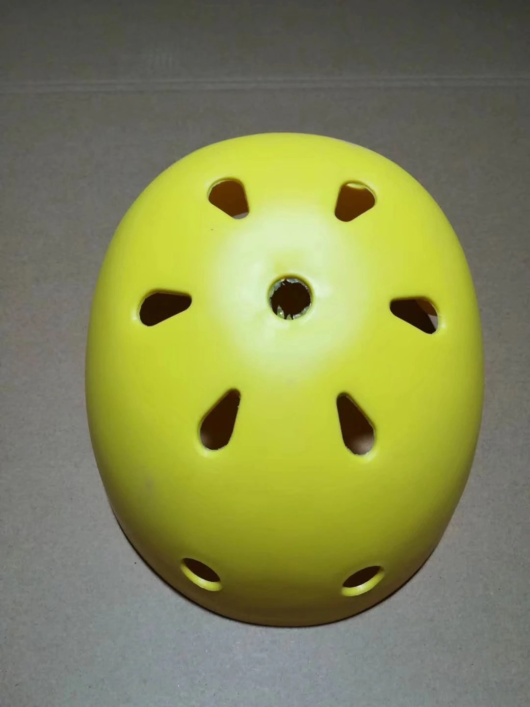 Factory direct sales of children's A3 model plum blossom helmets, roller skates, children's sports and outdoor cycling equipment are selling well at street stalls Item Picture