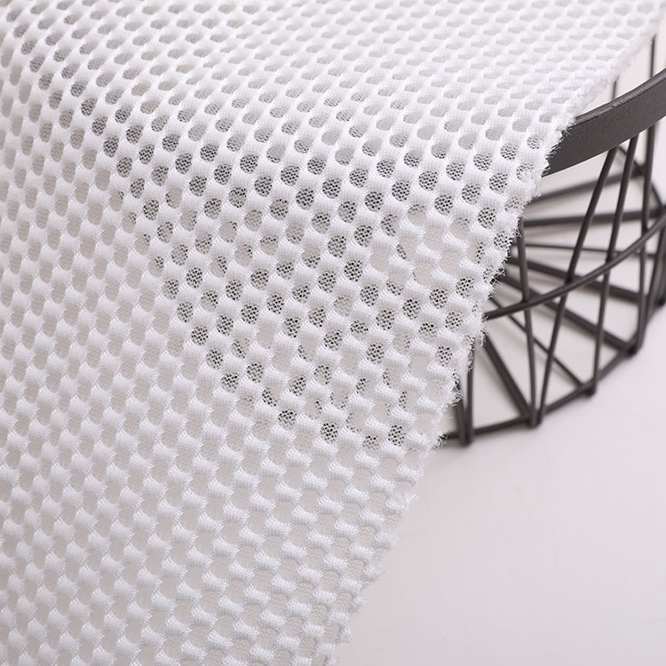 All-polyester sandwich mesh fabric dyed single-bottom mahjong mesh fabric for spring and summer luggage and shoe materials knitted mesh fabric details Picture