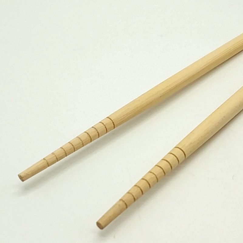 Sunshine Department Store 33cm bamboo chopsticks, noodle-pulling chopsticks, deep-frying chopsticks, extended chopsticks Application Scenario