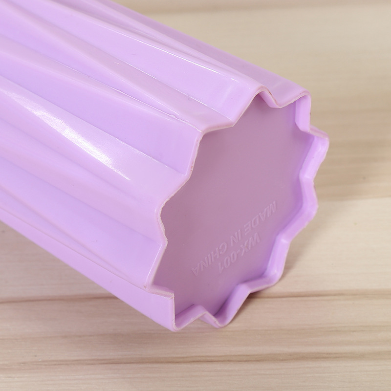 Plastic vases, Nordic-style creative living room ornaments, simple home flower arrangements, pe imitation porcelain dry vases in stock from the manufacturer Application Scenario