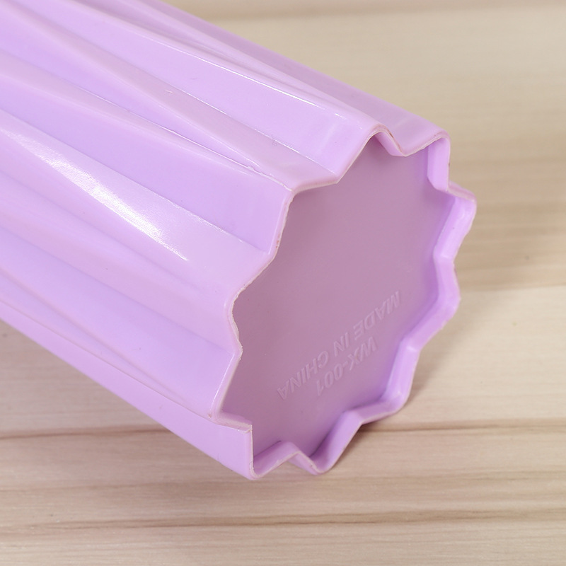 Cross-border best-selling Nordic-style plastic vases and simple imitation flower decorative items are available for wholesale from a 2-yuan store details Picture