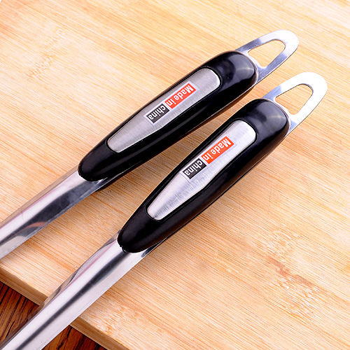 Stainless steel spatula, thickened anti-scald cooking spatula, kitchen strainer, soup spoon, long-handled kitchenware, household spoons and spatulas Application Scenario