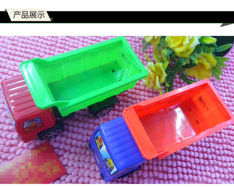 The new 101-truck children's toy transport truck is a bestseller at the street stall, featuring creative boys' educational toys