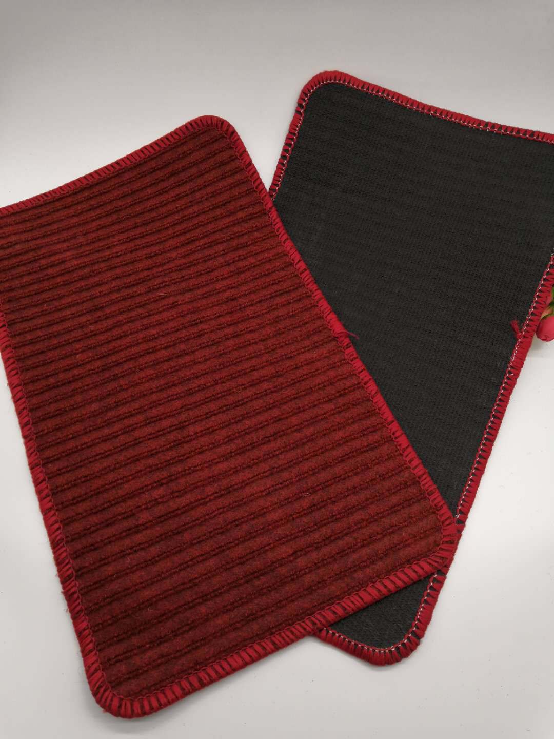 Creative home door MATS, floor MATS, kitchen, bedroom and bathroom red carpet anti-slip MATS, simple life dust-removing floor MATS Specification image