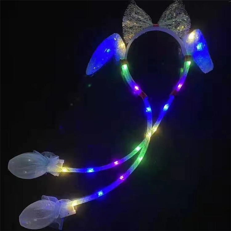 The cute rabbit headband and hairband of Douyin's style, the rabbit-shaped hair clip that moves when pinched, and the popular rabbit ear hairband