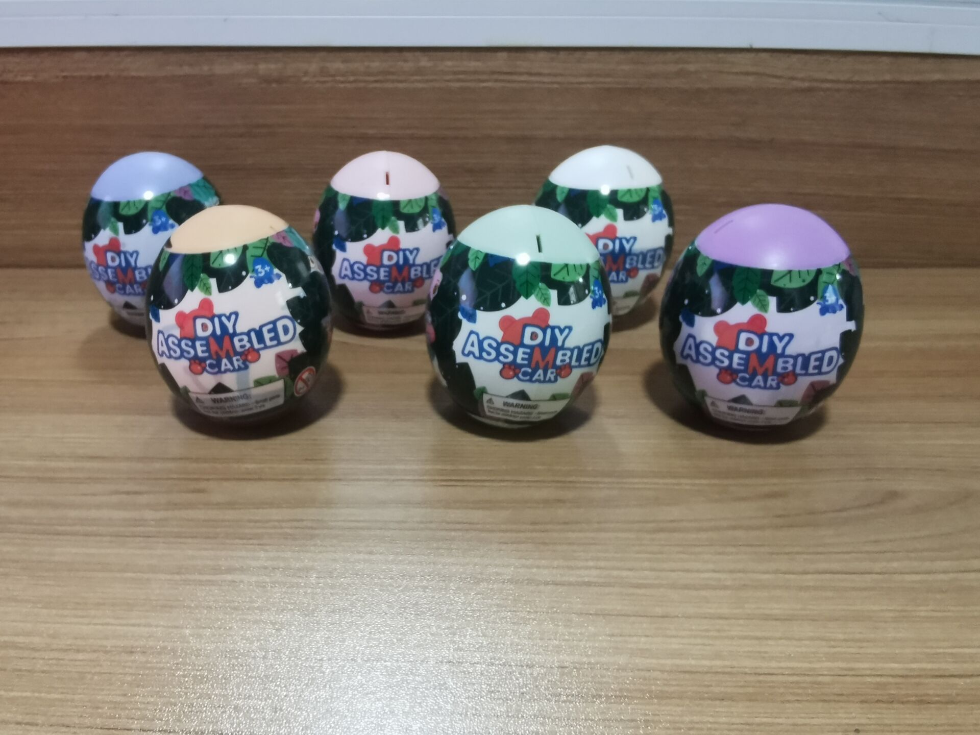 Cross-border diy toy manufacturer direct sales of cute and fun egg-filled candy toys, boys' and girls' assembly building block cars, cute egg assembly cars Application Scenario