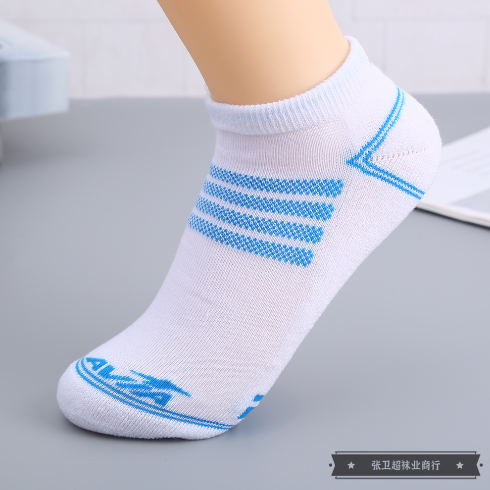Spring and Autumn 2021 new colorful striped cotton socks, fashionable, sporty and casual men's and women's ankle socks factory direct sales Application Scenario