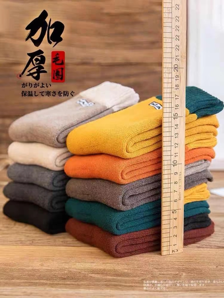 Thickened loops for heat storage and warmth retention, instantly locking in temperature. Autumn and winter men's and couple's socks are must-have bestsellers in live-streaming rooms on all major platforms details Picture