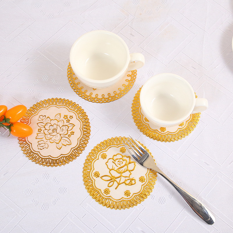Creative waterproof and anti-slip round table placemats with printed eco-friendly soup plate MATS, pvc gold-embossed silver coasters, heat-insulating pads with hollowed-out designs Specification drawing