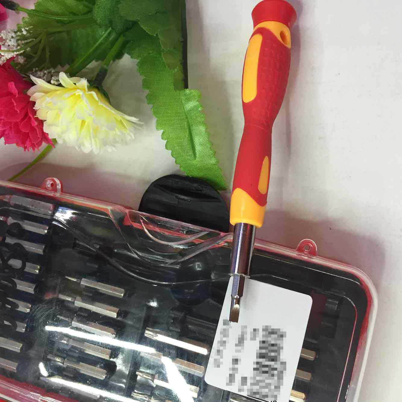 "Fashionable and creative 27-in-one multi-functional household combination hardware screwdriver tool box factory direct sales. Application Scenario