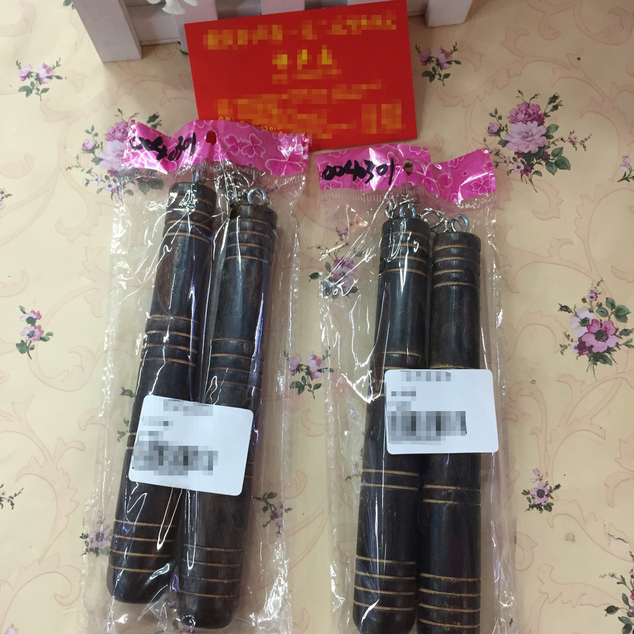 Factory direct sales: 2-yuan children's martial arts toys, nunchucks, peach wood toys. Wholesale at Xu Shengyou Department Store in Yiwu Specification image