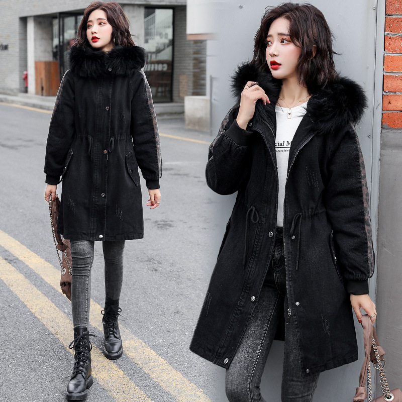 The 2020 winter new women's clothing fleece warm denim short jacket with fox fur collar and detachable details Picture