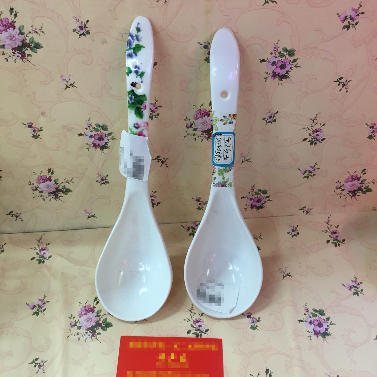 Porcelain imitation soup spoons in stock, kitchen cooking rice spoons at 2 yuan, hot sales at street stalls, household and general merchandise wholesale soup spoons
