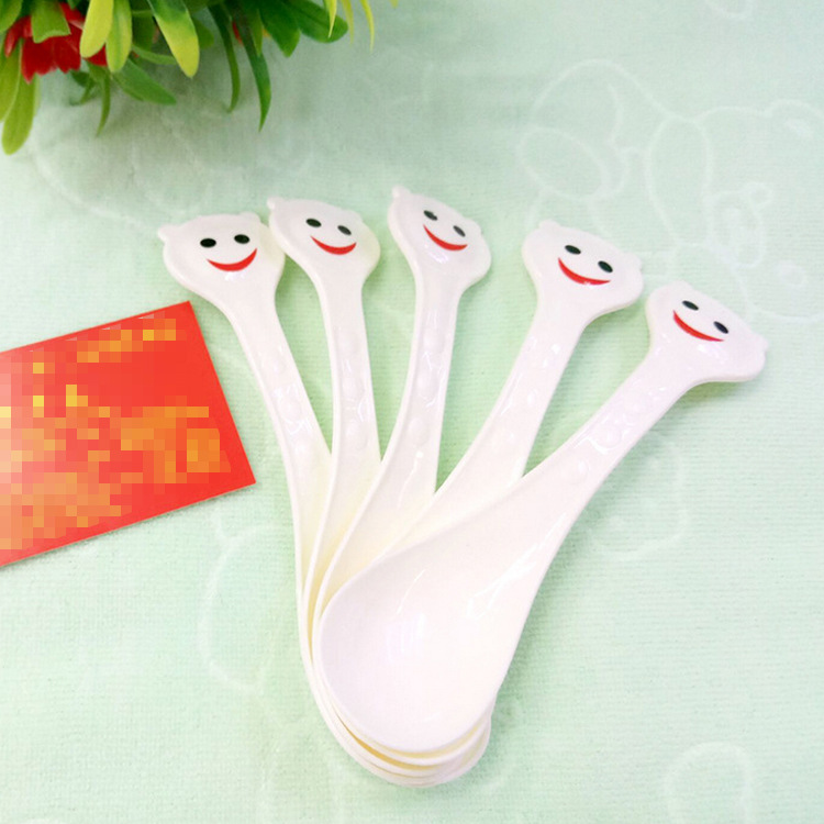 Direct sales from the manufacturer of Western-style fashionable, cute and creative cartoon bear multi-functional plastic rice serving spoons and rice leaf spoons