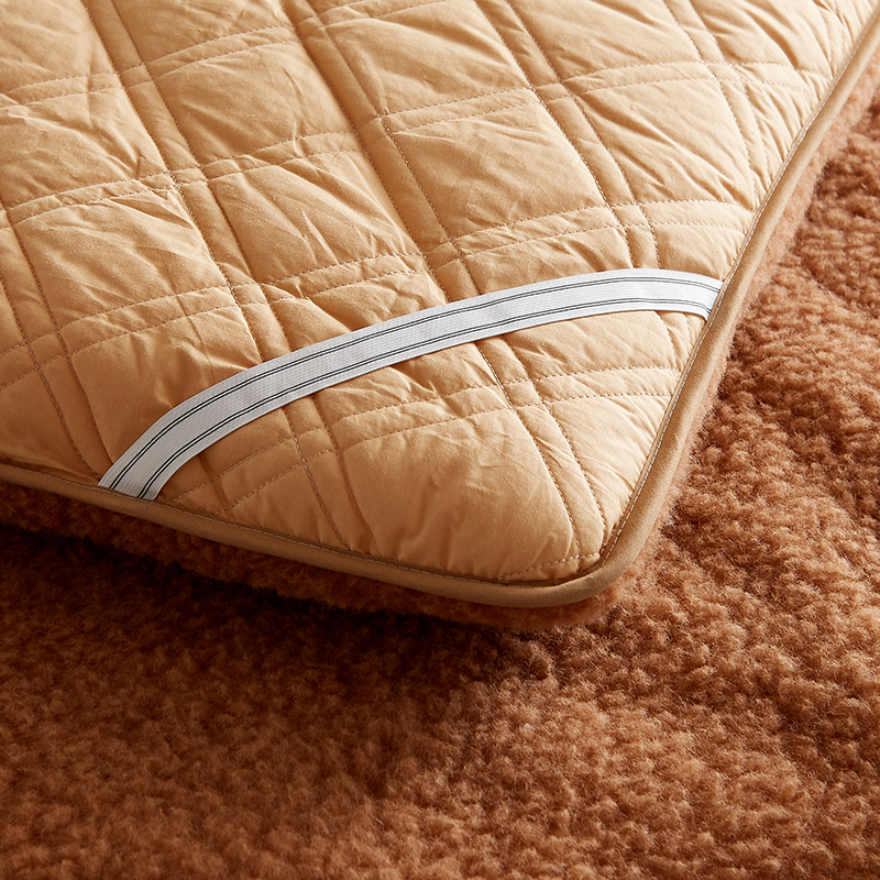 New 100% Australian wool soft mattress, camel-colored tatami mattress Application Scenario