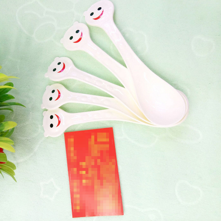 Direct sales from the manufacturer of Western-style fashionable, cute and creative cartoon bear multi-functional plastic rice serving spoons and rice leaf spoons details Picture