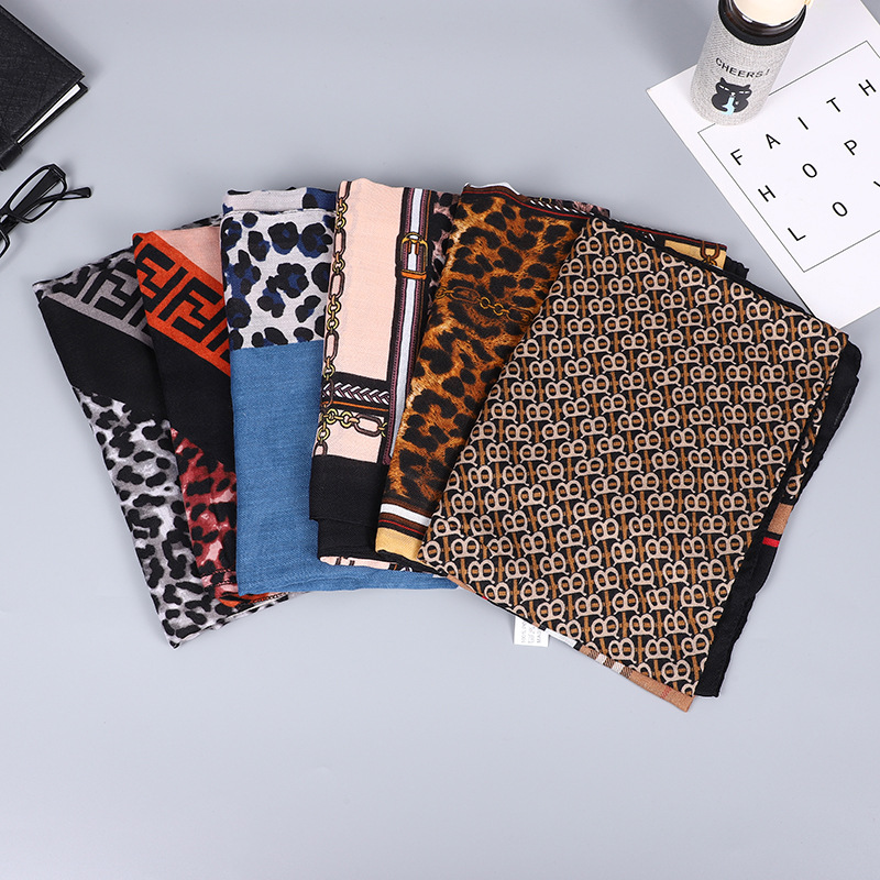 民族风围巾棉麻菱形百搭时尚围巾秋冬印花长方形围脖装饰长条丝巾