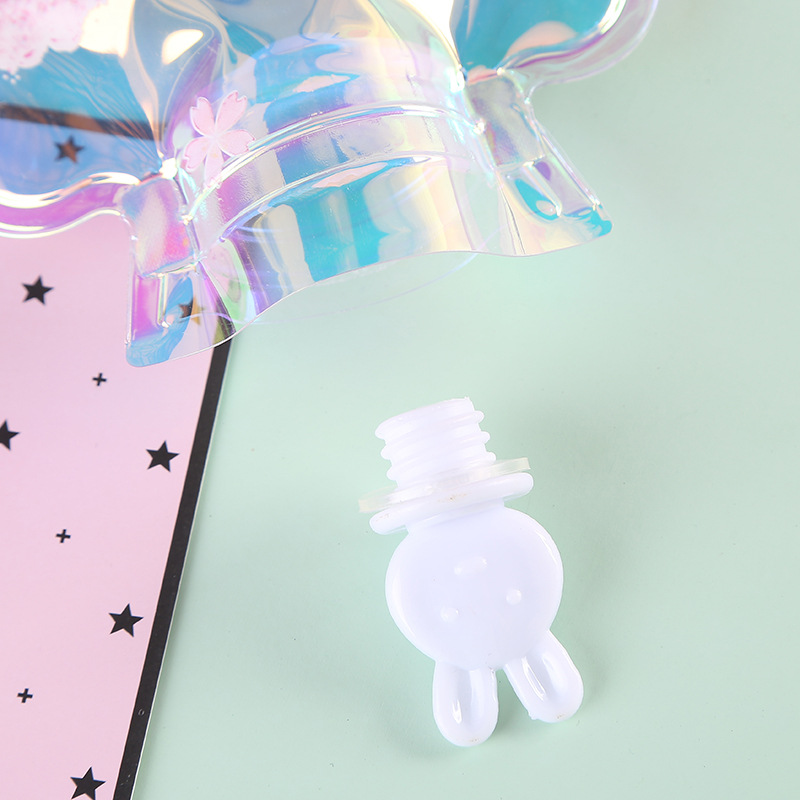Internet-famous laser hot water bag, colorful transparent cartoon mini hand warmer, girl's portable student water heater Application Scenario