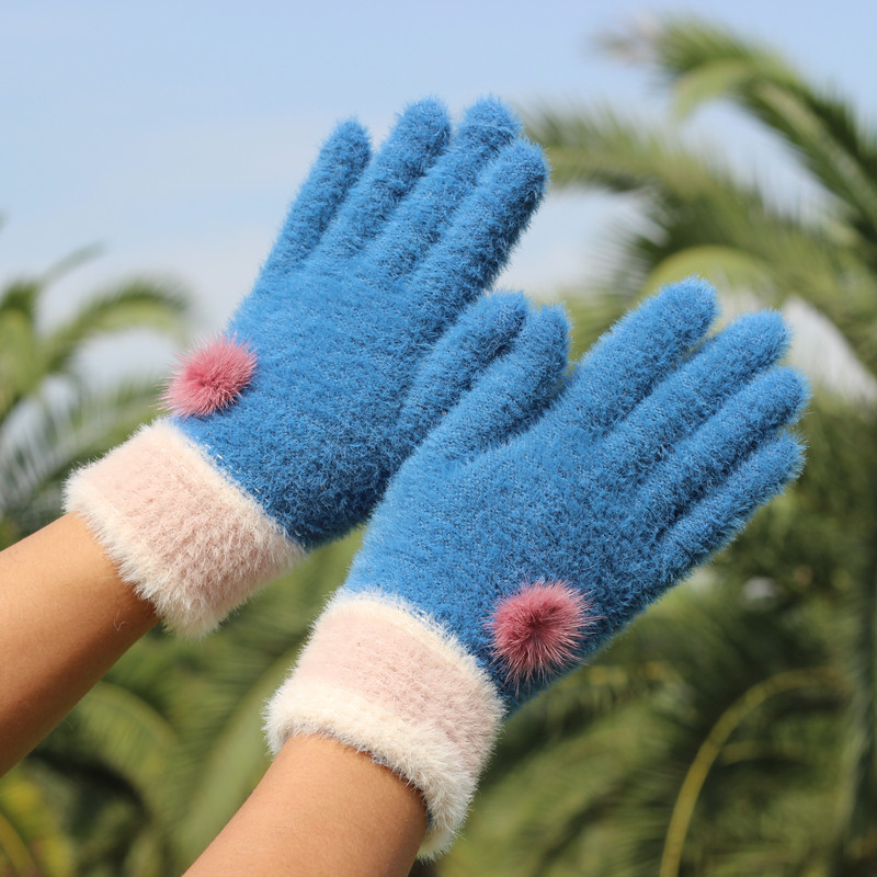 New Women's Warm Velvet Gloves Winter Hairball Winter Electric Car Gloves Imitation Mink Hair Gloves Wholesale Application Scenario