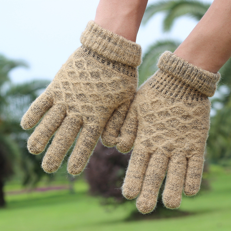 Autumn And Winter Warm Men's New Gloves Motorcycle Plus Fleece Cold Proof Solid Color Wool Gloves Manufacturers Knit Gloves Application Scenario