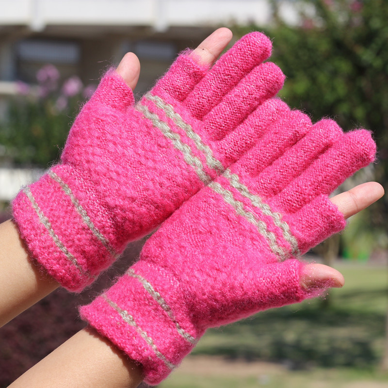 2019 Autumn/Winter new style of warm typing gloves for women with exposed fingers, winter cold protection for playing games and woolen yarn gloves details Picture