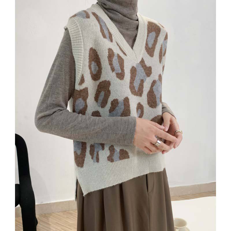 V-neck leopard print knitted sweater, a new popular vest for women, 2020 spring and winter loose short Korean-style sweater for women Application Scenario