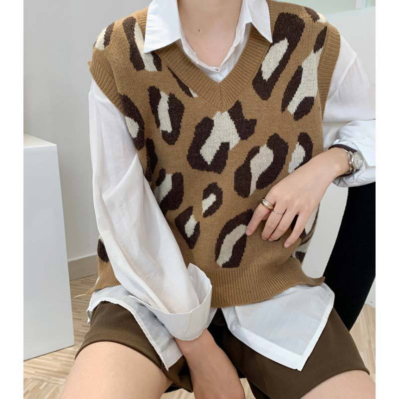 V-neck leopard print knitted sweater, a new popular vest for women, 2020 spring and winter loose short Korean-style sweater for women