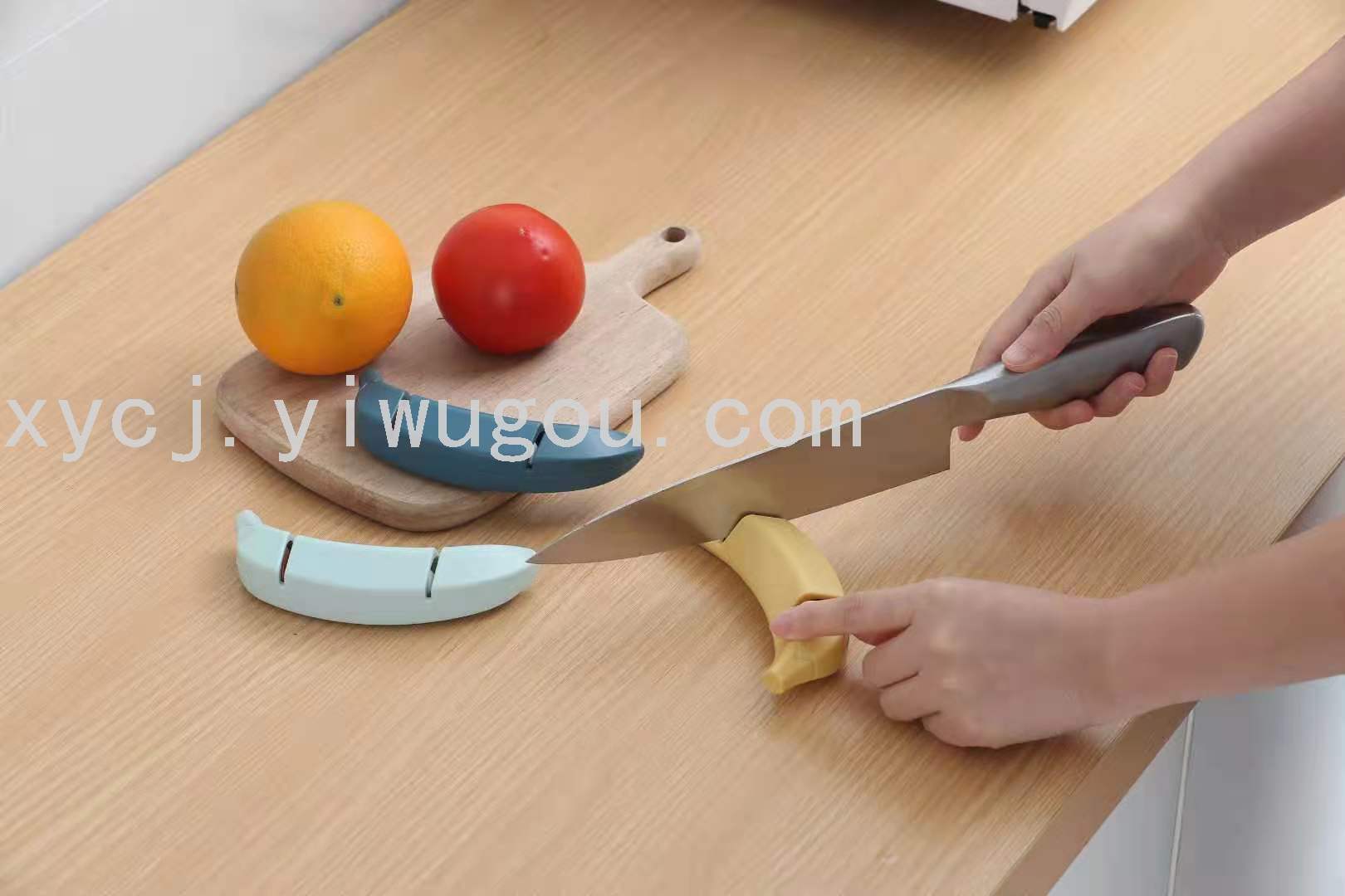 New creative knife sharpener in the shape of bananas