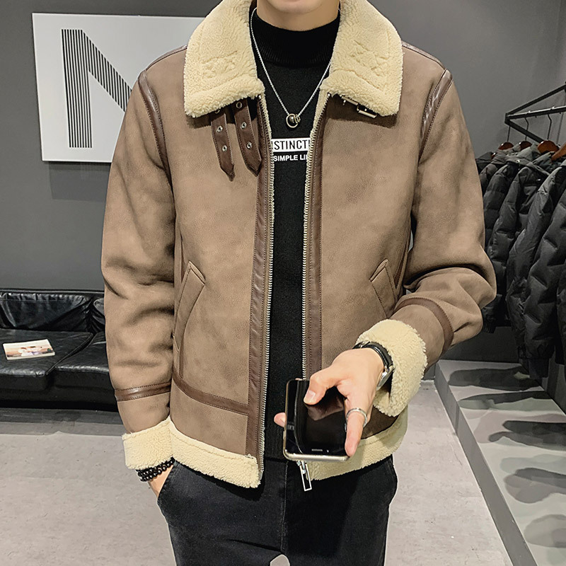 Autumn leather jacket for men, with a lapel collar, is trendy and cool. It is a fleece and thickened men's leather jacket