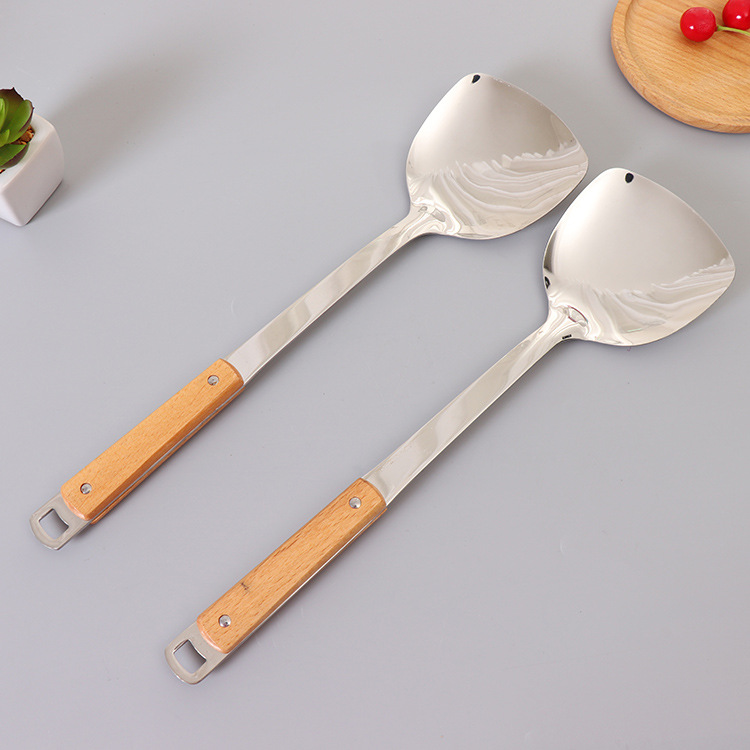 Non-magnetic stainless steel 3mm thick wooden-handled spatula, high-quality household stainless steel cooking spoon and spatula Application Scenario