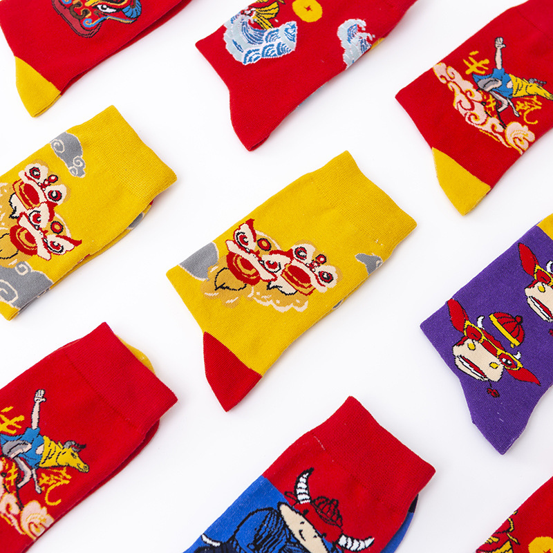 Red socks, New Year's socks for the Year of the Ox, combed cotton mid-calf trendy socks. Wear them during the Spring Festival. The Chinese trend socks for your zodiac year are full of vigor and vitality Application Scenario