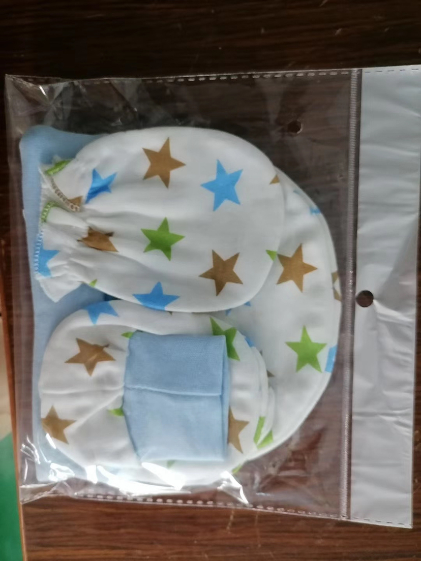 Baby hat and glove set Application Scenario