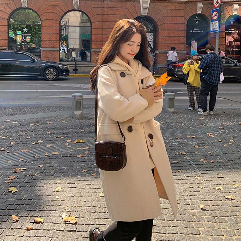 New mid-length woolen coat with horn buttons for women in autumn and winter, thickened knitted woolen sweater cardigan