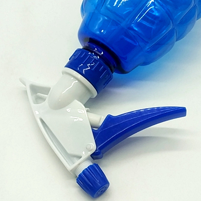 Sunshine Department Store 907 Spray bottle, plastic spray bottle, press-type spray bottle, water bottle for watering flowers Application Scenario