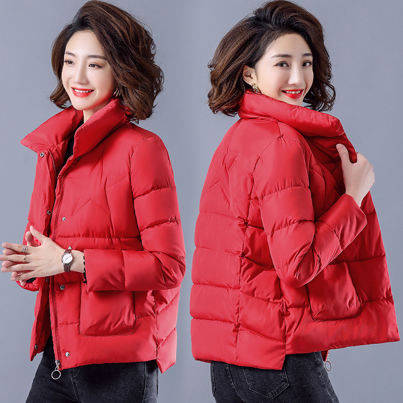 2020 Thickened large-sized warm stand-up collar Korean-style stylish and fashionable women's short loose down cotton jacket details Picture
