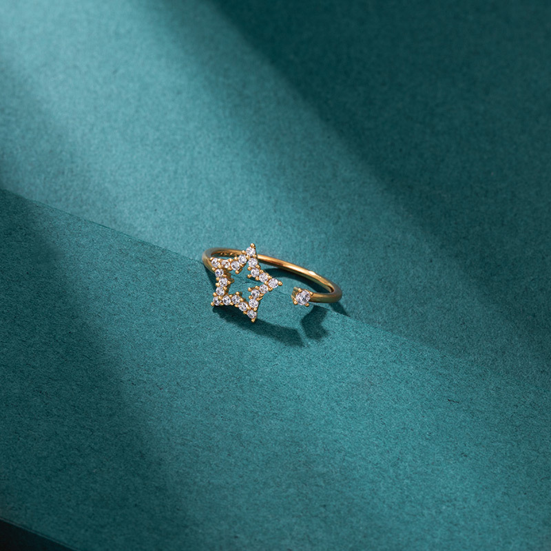 Xuping Jewelry's Japanese and Korean ins five-star artificial zircon ring with 18K gold plating, factory direct sales ring A01-R14 Application Scenario