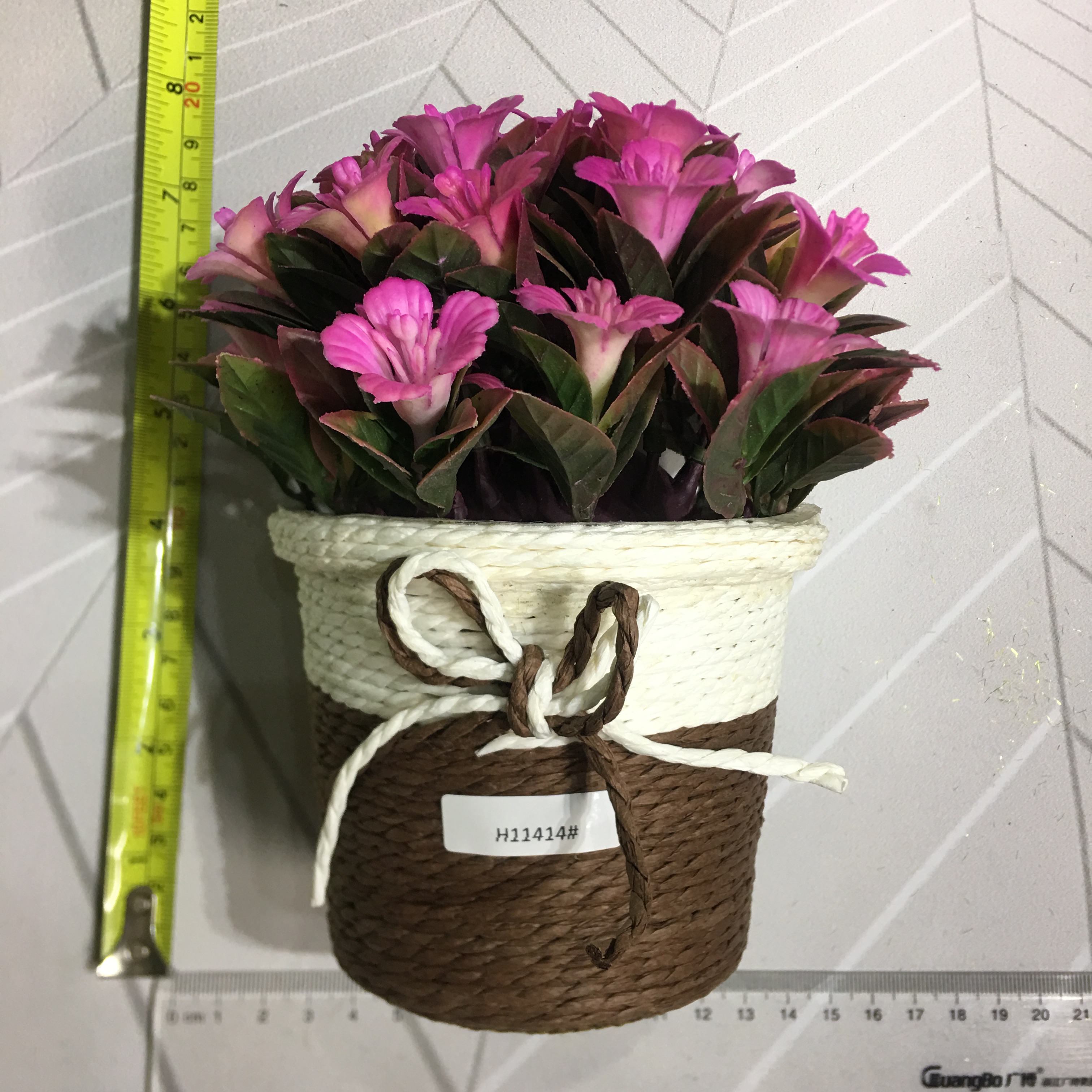 Mini artificial bonsai flowers, small potted plants, factory direct sales of artificial flower plants Item Picture